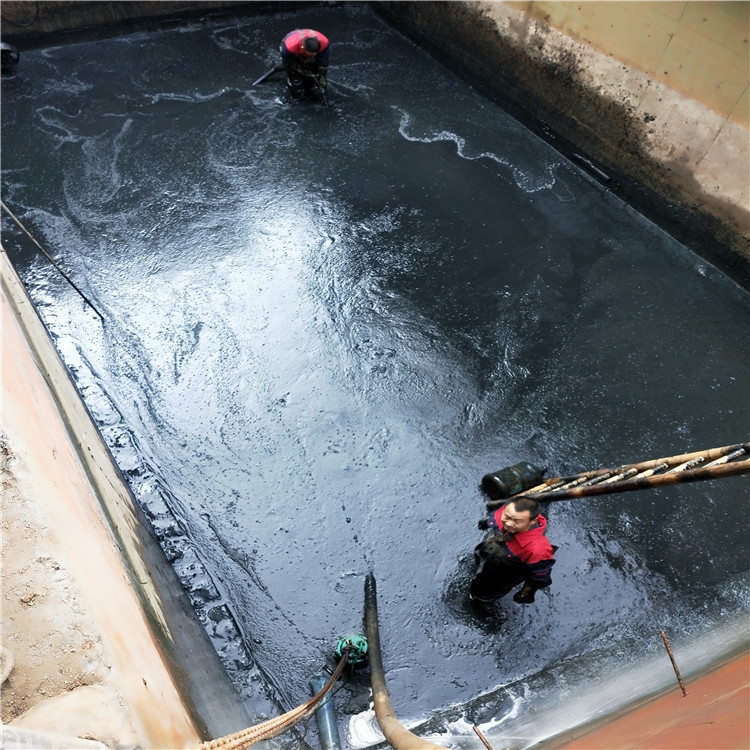 神农架废水池清理