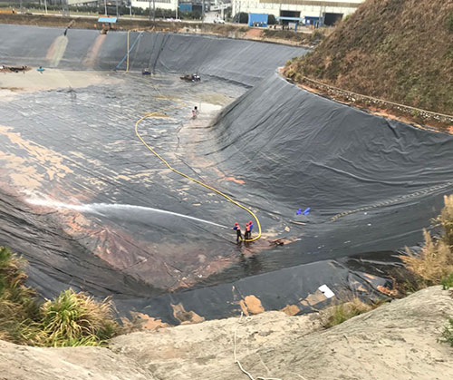 神农架废水池清理